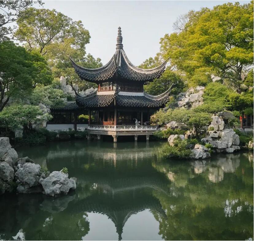 岳阳君山雨寒培训有限公司